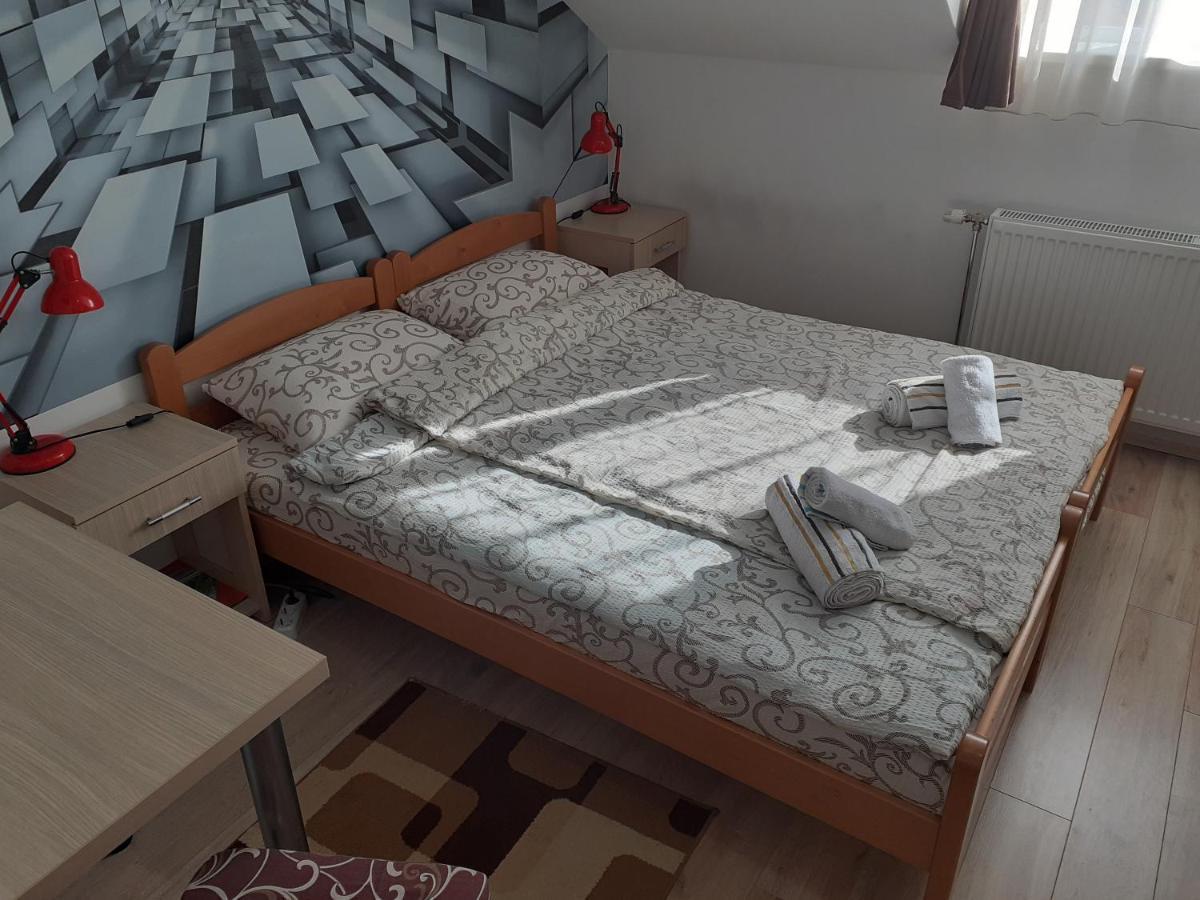 Nadja Appartement Novi Sad Buitenkant foto