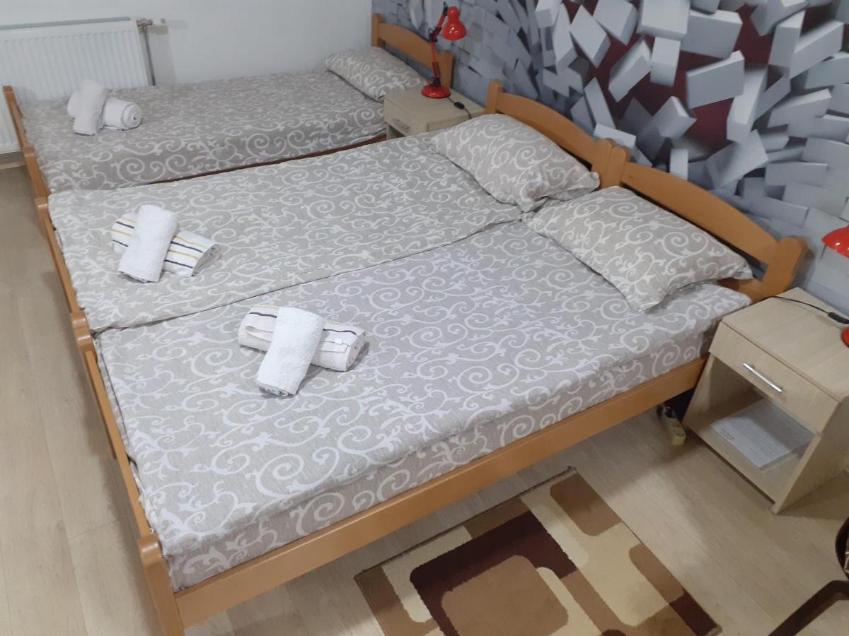 Nadja Appartement Novi Sad Buitenkant foto