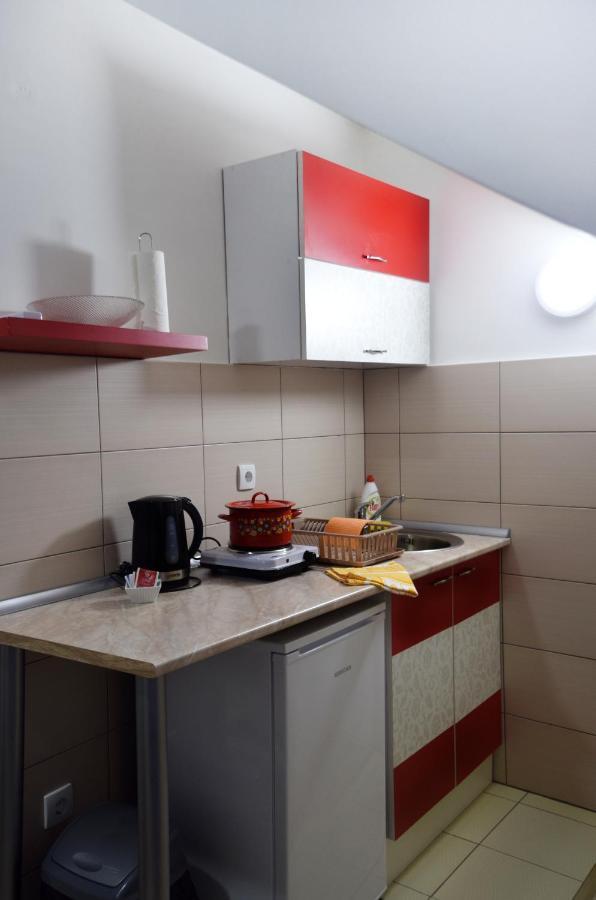 Nadja Appartement Novi Sad Buitenkant foto