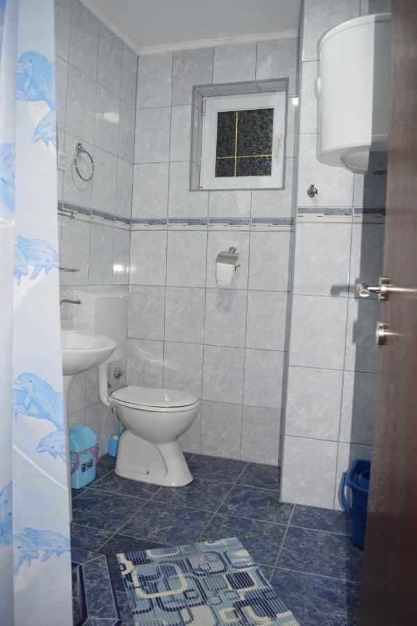 Nadja Appartement Novi Sad Buitenkant foto