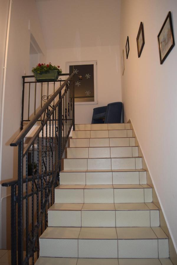 Nadja Appartement Novi Sad Buitenkant foto