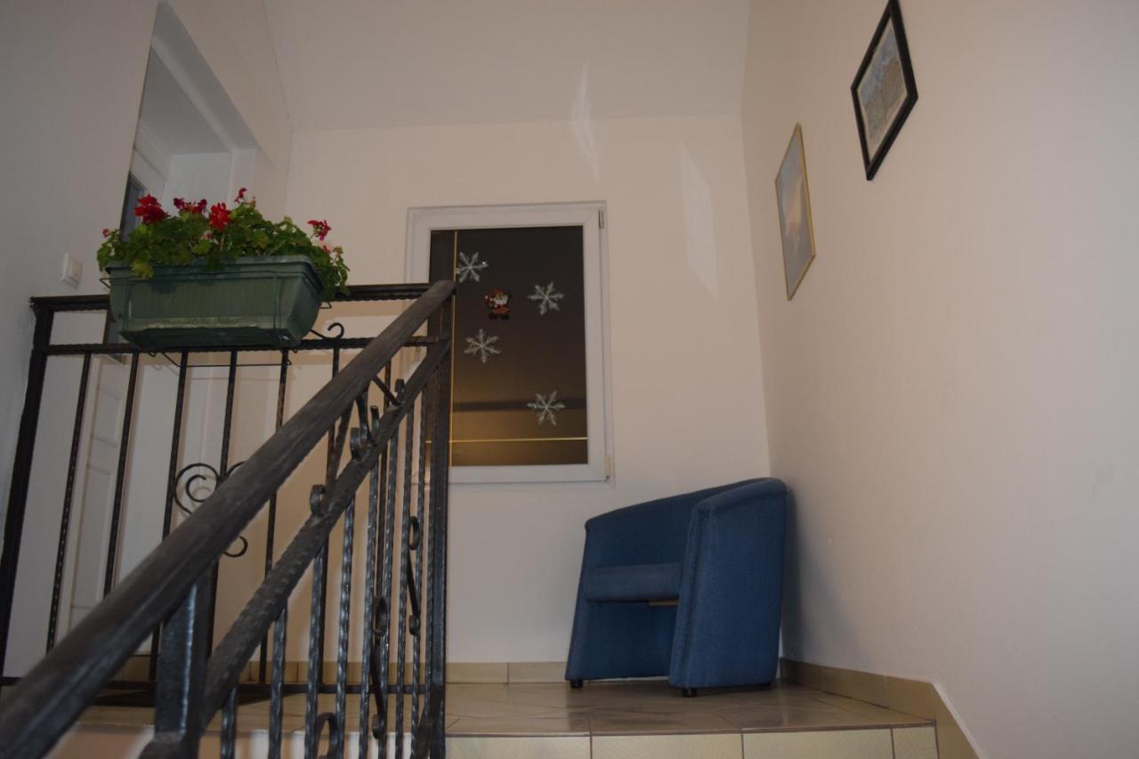 Nadja Appartement Novi Sad Buitenkant foto
