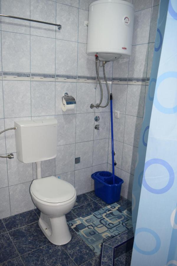 Nadja Appartement Novi Sad Buitenkant foto
