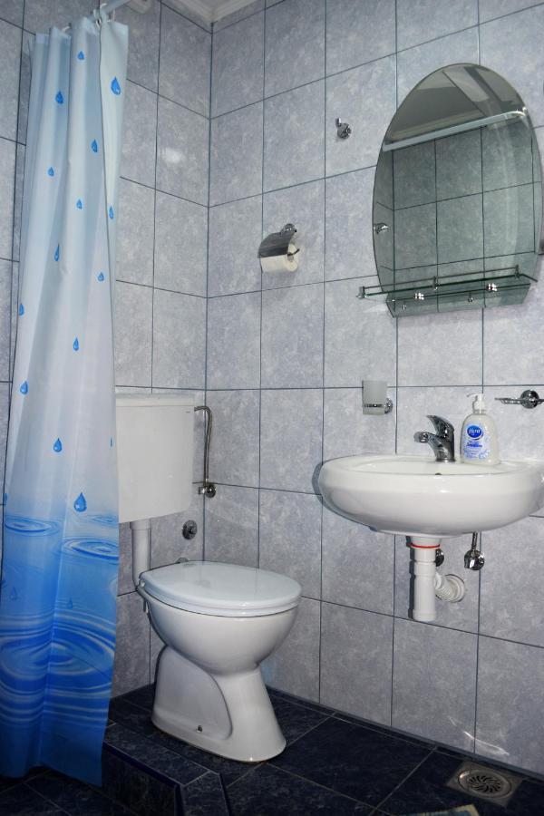 Nadja Appartement Novi Sad Buitenkant foto