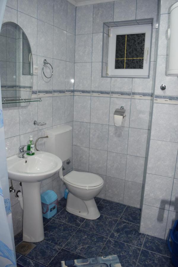 Nadja Appartement Novi Sad Buitenkant foto